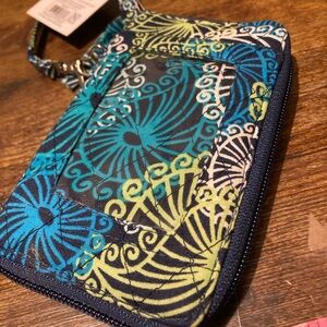 New Nicole's Boutique quilted wristlet/wallet